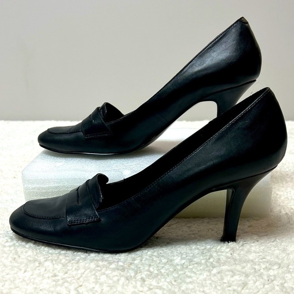 Bandolino Brand Loafer Style 3" Heels Size 8M - Picture 2 of 8